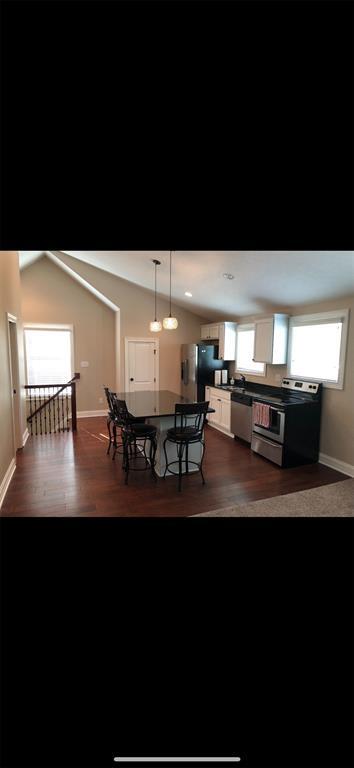 Photo - 330 2nd St SW