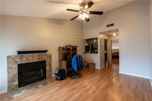 Photo - 806 W 24th St Unit 314