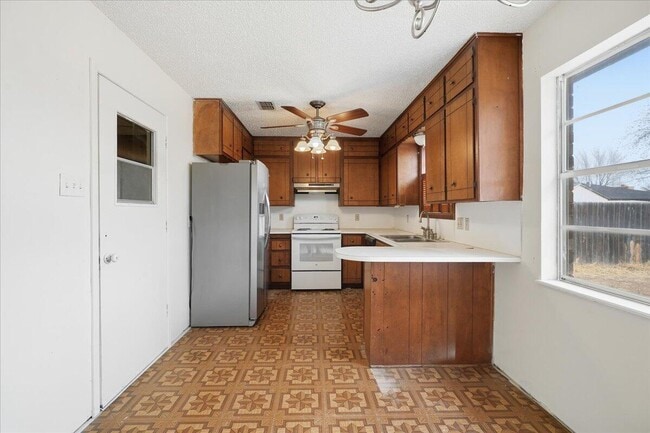 Photo - 608 N Colton Ave