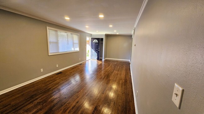 Photo - 1168-1174 Eastfield Road Unit 1168