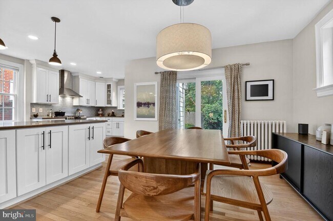 Photo - 3005 McKinley St NW