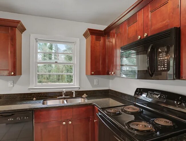 Photo - 3-bedroom, 1.5-bath in Decatur!