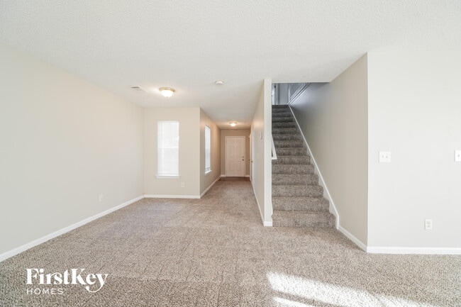 Photo - 6224 Hickory Ln Cir