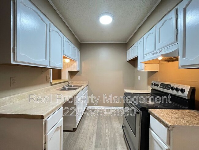Building Photo - 750 Hospital Rd Rental