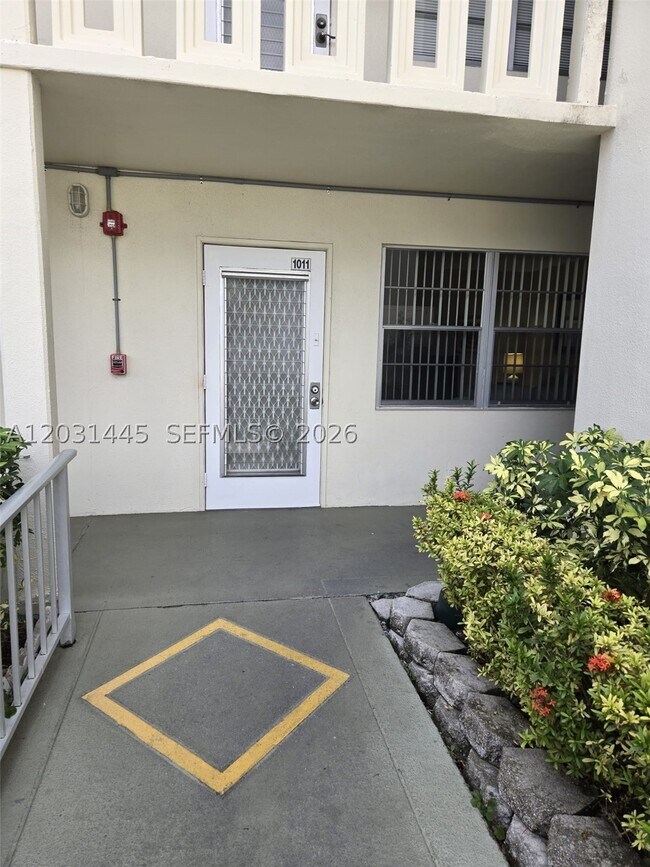 Photo - 1011 Cambridge A Unit 1011