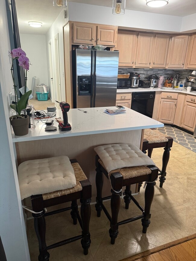 Building Photo - 921 Milford Point Rd Unit 203-892-0260