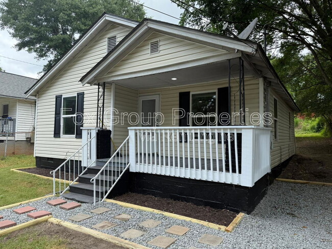 Photo - 1612 N McFarland St House