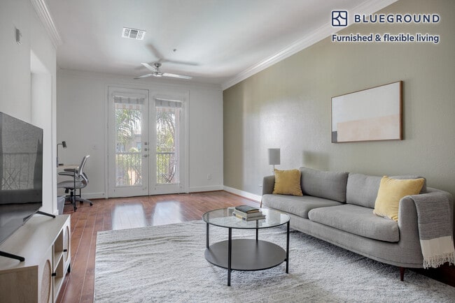 Building Photo - 7225 Crescent Park W Rental