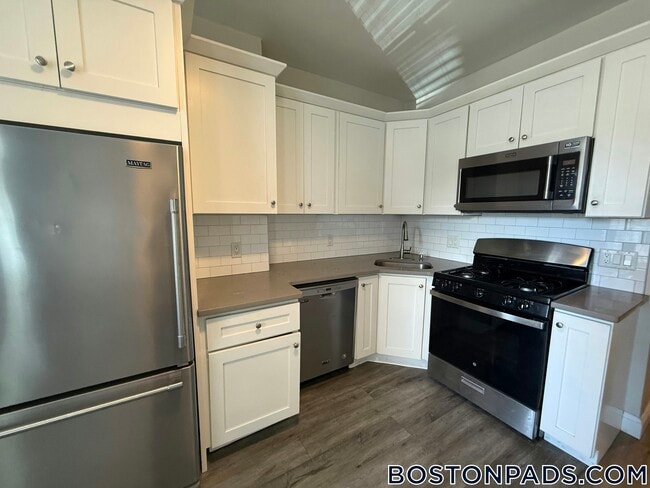 Building Photo - 195 Maverick St Rental