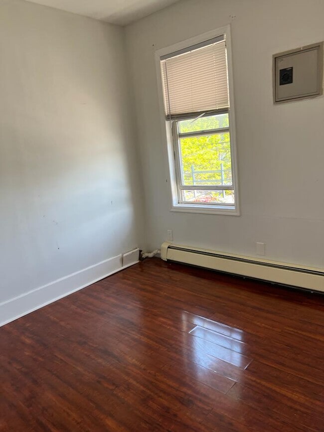 Front Bedroom 2 Lt. - 2879 Randall Ave Unit 2nd Floor