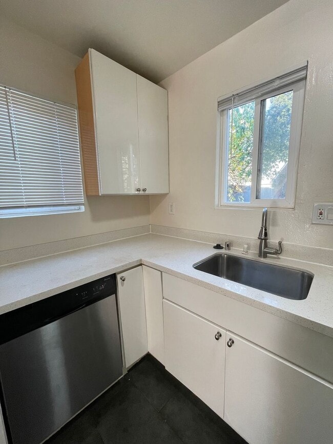 Photo - 1220-1222 30th Unidad 1222 Lower