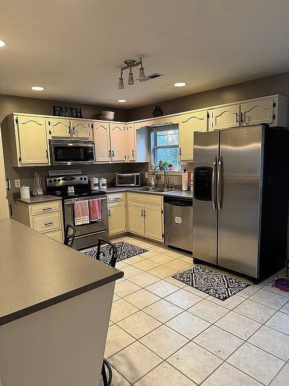 Photo - 8145 Iris Dr