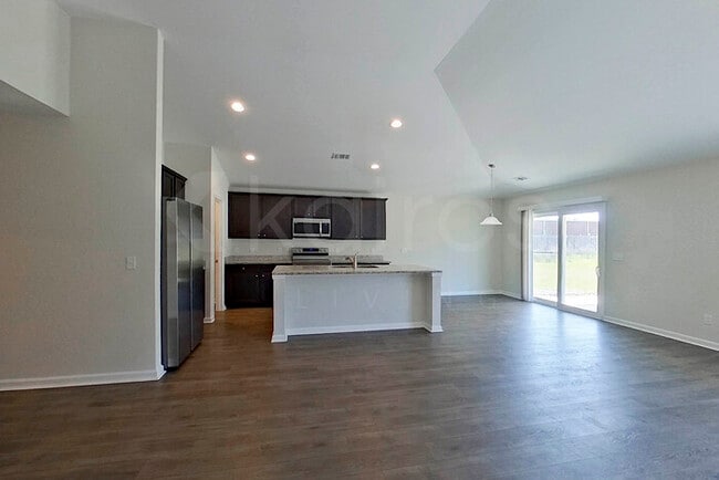 Photo - 100 Ebenezer Blf Wy