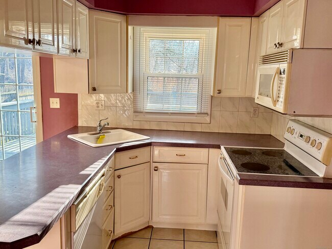 Photo - 15 Juniper Rd