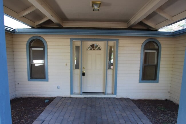 Photo - Modern 3-Bedroom Home with Garage & Privat...