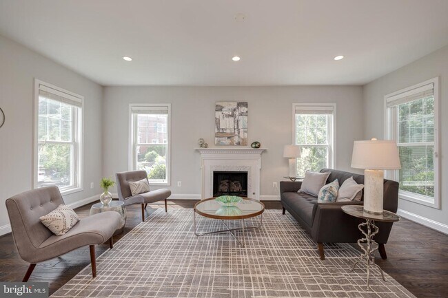 Photo - 300 Mt Vernon Ave