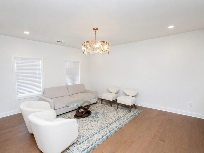 Photo - 6725 Dahlgren Ct