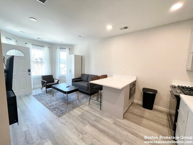 23 Newport St Unit 2