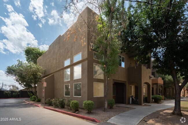 Building Photo - 1718 W Colter St Rental