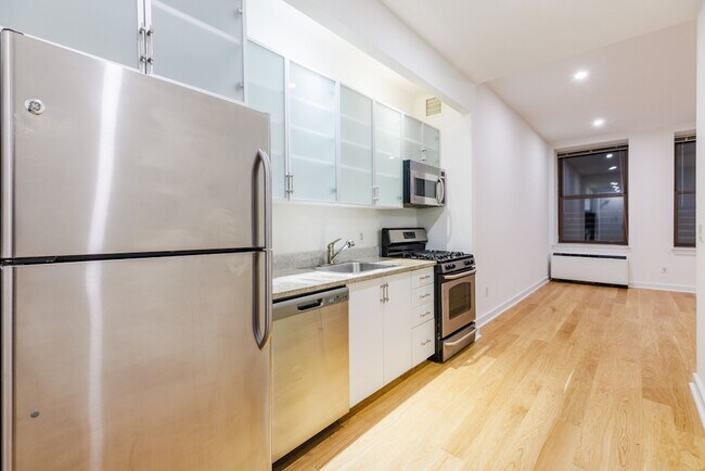 Building Photo - 43 Exchange Pl Unit E