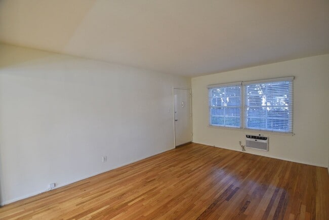 Photo - 1212 N Hollywood Way Unit B