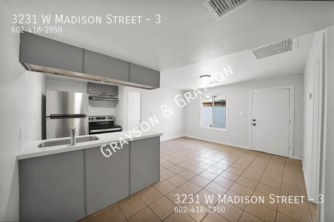 Photo - 3231 W Madison St Unit 3