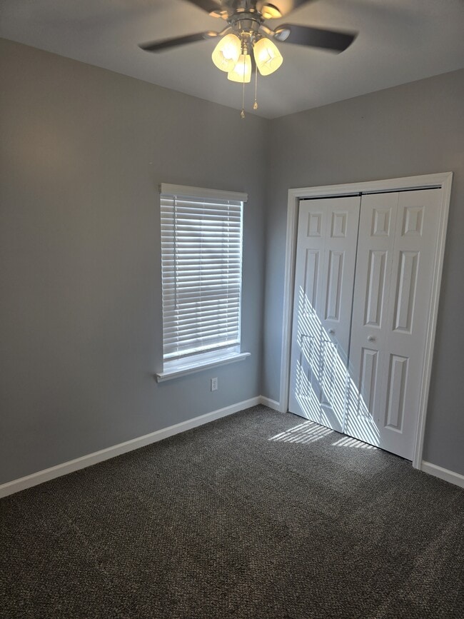 Photo - 598 N Main St