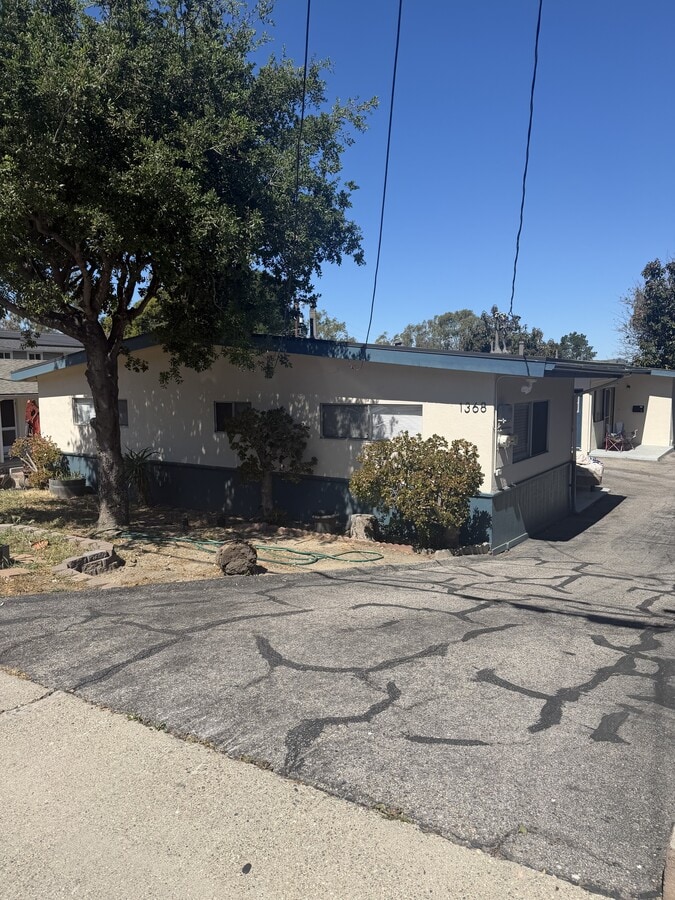 Photo - 1368 Breck St