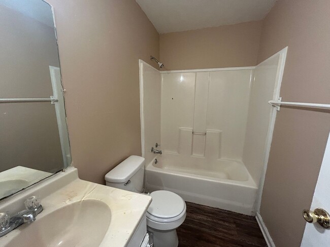 Photo - 812 N. Mc Lemore Unit C812