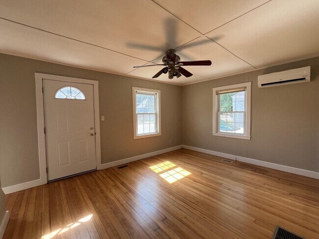 Photo - 42 Cromwell St Apartments Unit 42 Cromwell Street