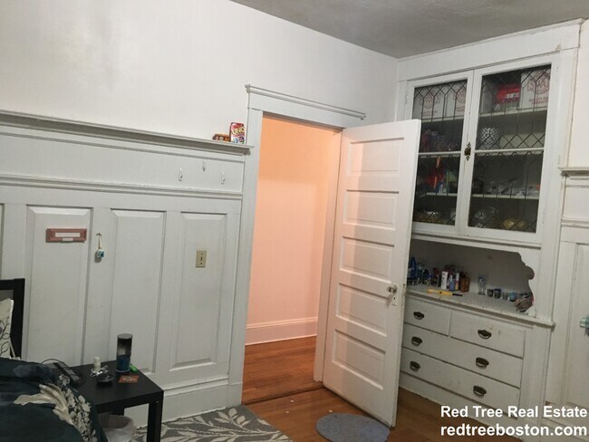 Photo - 1722 Beacon St