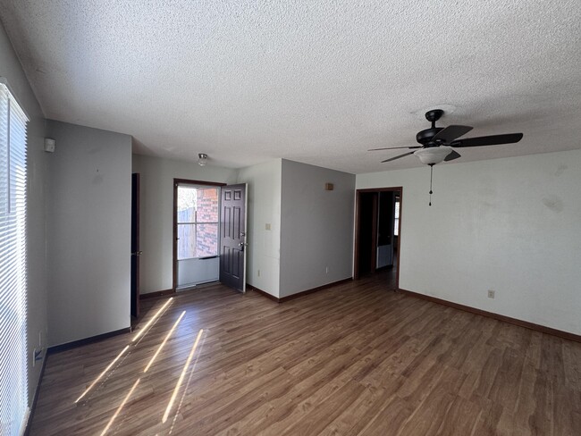 Photo - 202 Seville Cir