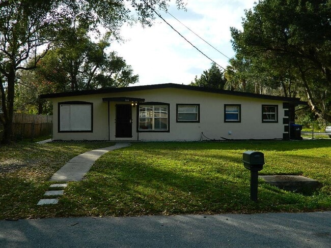 Building Photo - 944 Kensington Dr