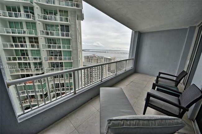 Photo - 170 SE 14th St Unidad 170 SE 14th St  2303