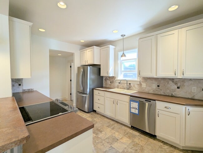 Photo - 316 N Tracy Ave