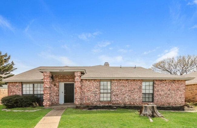 Building Photo - 3707 Seville Ln