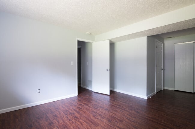 Photo - 11 Carriage Lane