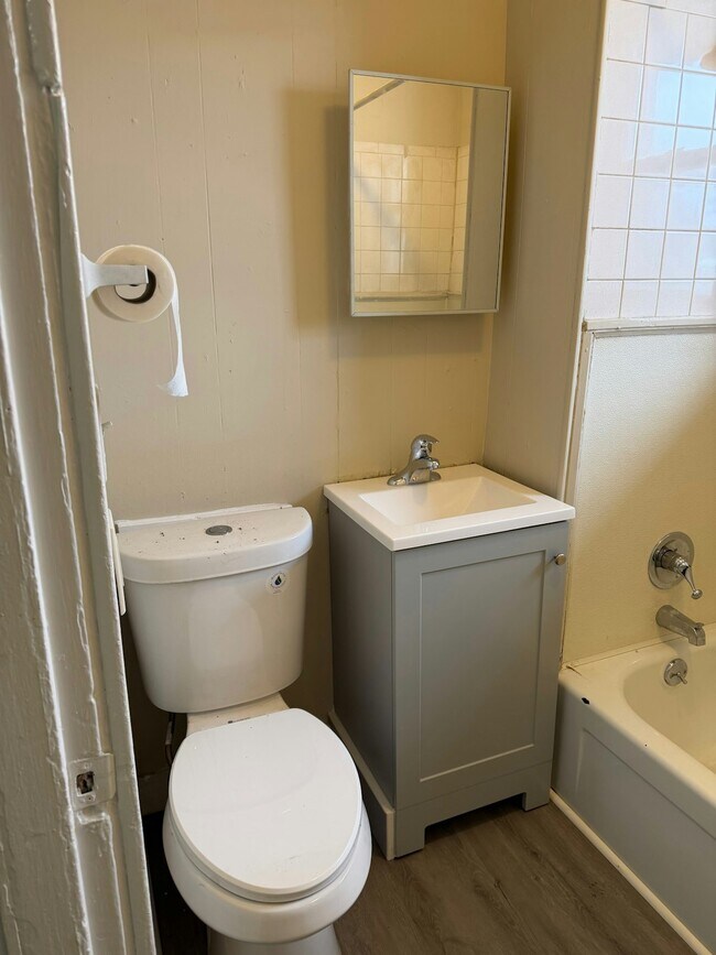 Photo - 141 Orange St Unit 143-1