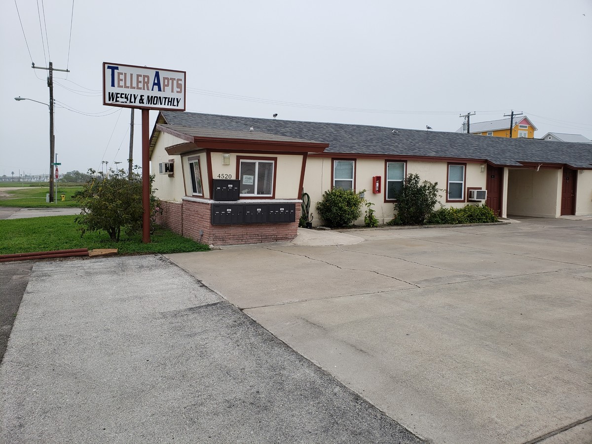 TELLER APARTMENTS - 4520 Surfside Blvd Apartment Unit 16