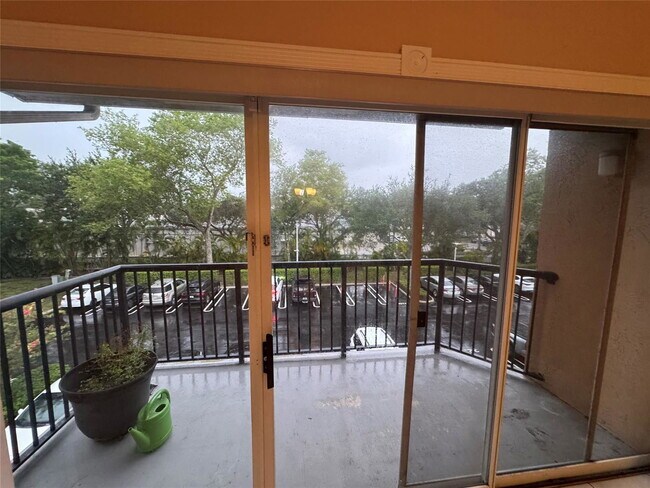 Photo - 9001 Wiles Rd Unit 305