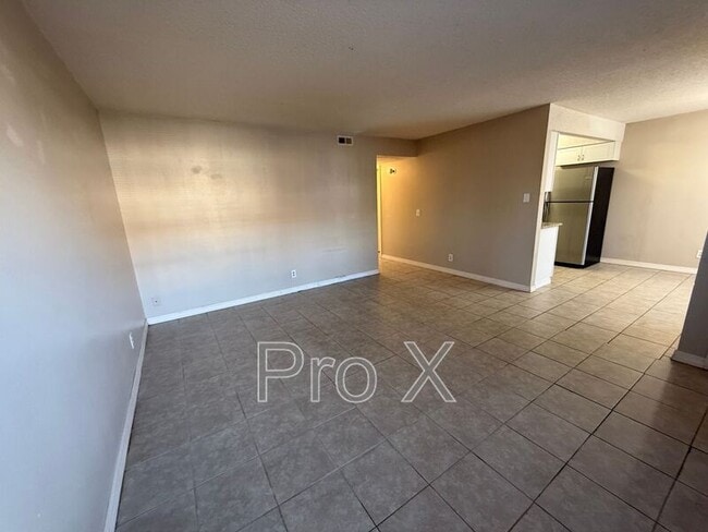 Building Photo - 1021 S St Louis Ave Unit Apt 3