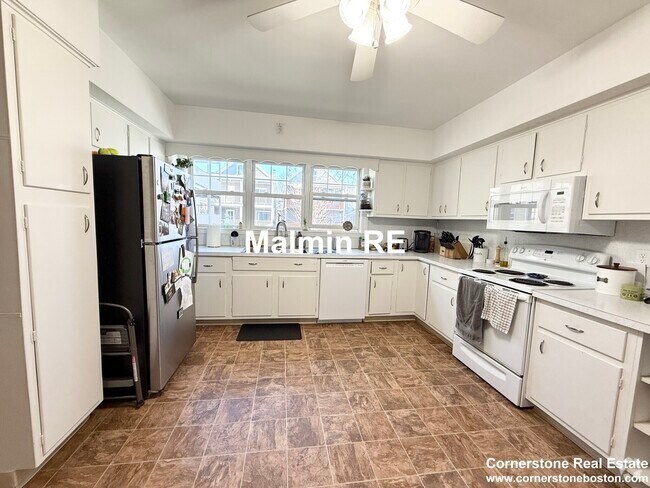 Building Photo - 920 E 4th St Unit 1 Rental