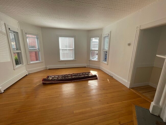 Building Photo - 455 Main St Unit 1R