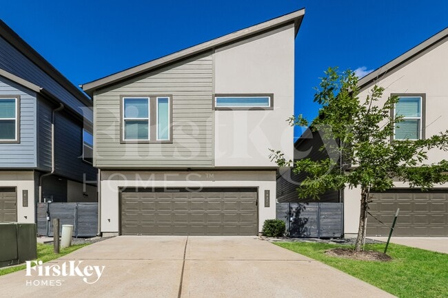 Building Photo - 18322 W Centro Cir