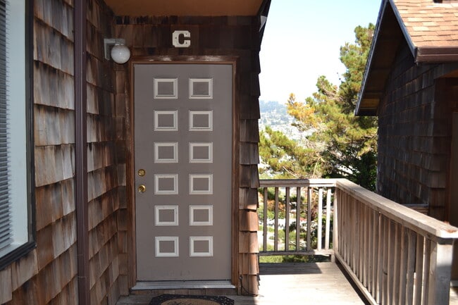 Building Photo - 525 Jackson St Unit C Rental
