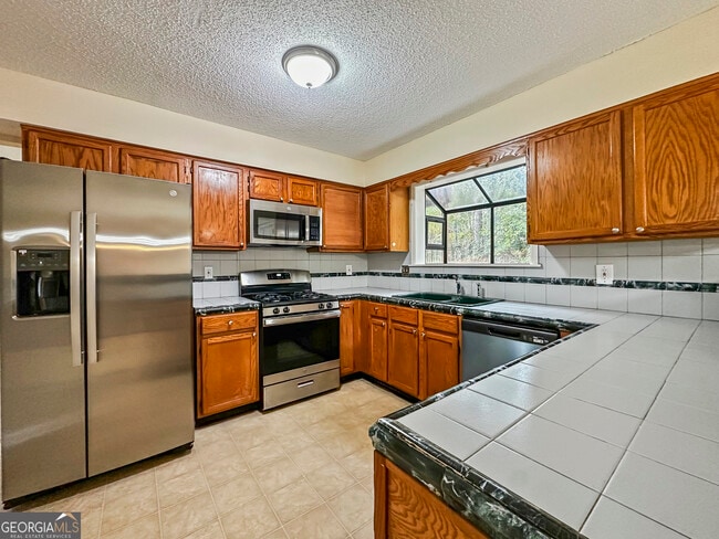 Photo - 1577 Linksview Way