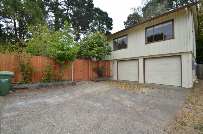 Incredible Tam Valley Home Available July 1st - Incredible Tam Valley Home Available July 1st