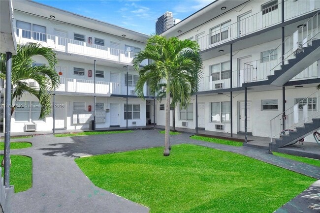 Photo - 1315 NE Miami Ct Unit 303