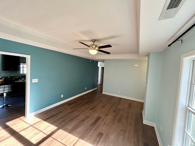 Photo - 301 Kraft St