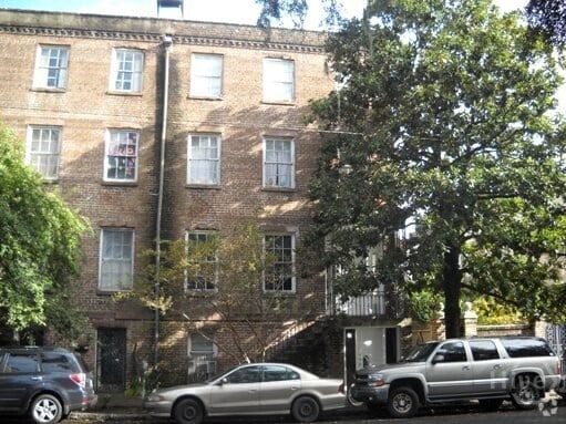 Building Photo - 124 E Harris St Rental
